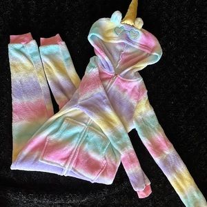 Extremely Me rainbow size girls 5/6 unicorn hooded zip up onesie. Never worn.